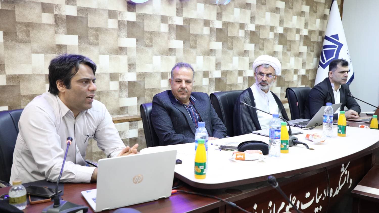 بازتاب ابعاد فقهی، حقوقی و امنیتی سیاست هستهای ایران در کرسی علمی دانشگاه خلیج فارس